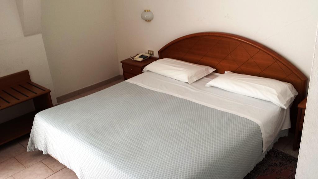 Hotel Eden Санремо Номер фото