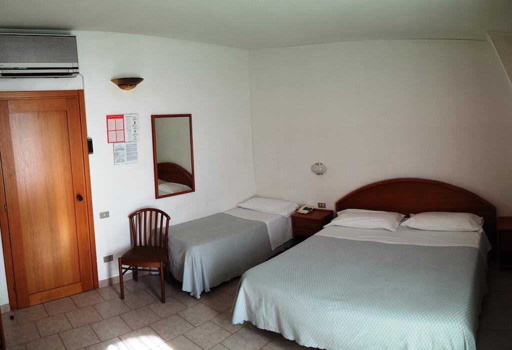 Hotel Eden Санремо Номер фото